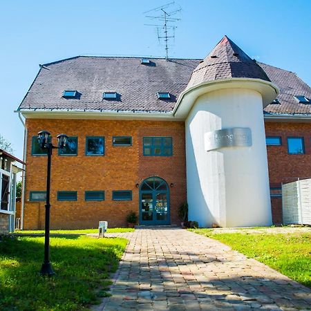 Bed and Breakfast Rómahegy Rendezvényház Kaposvár Exterior foto