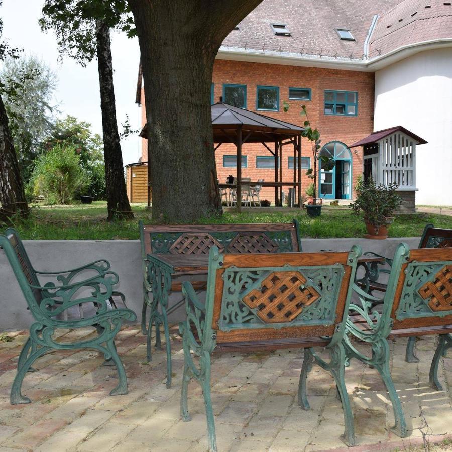 Bed and Breakfast Rómahegy Rendezvényház Kaposvár Exterior foto