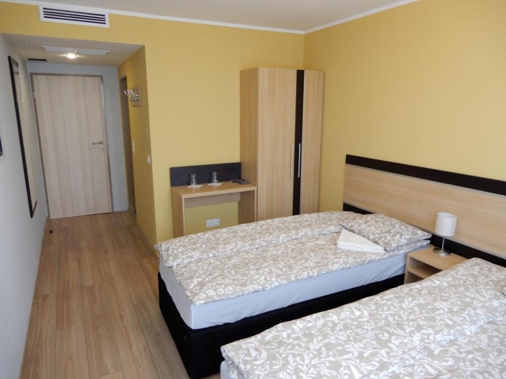 Bed and Breakfast Rómahegy Rendezvényház Kaposvár Exterior foto