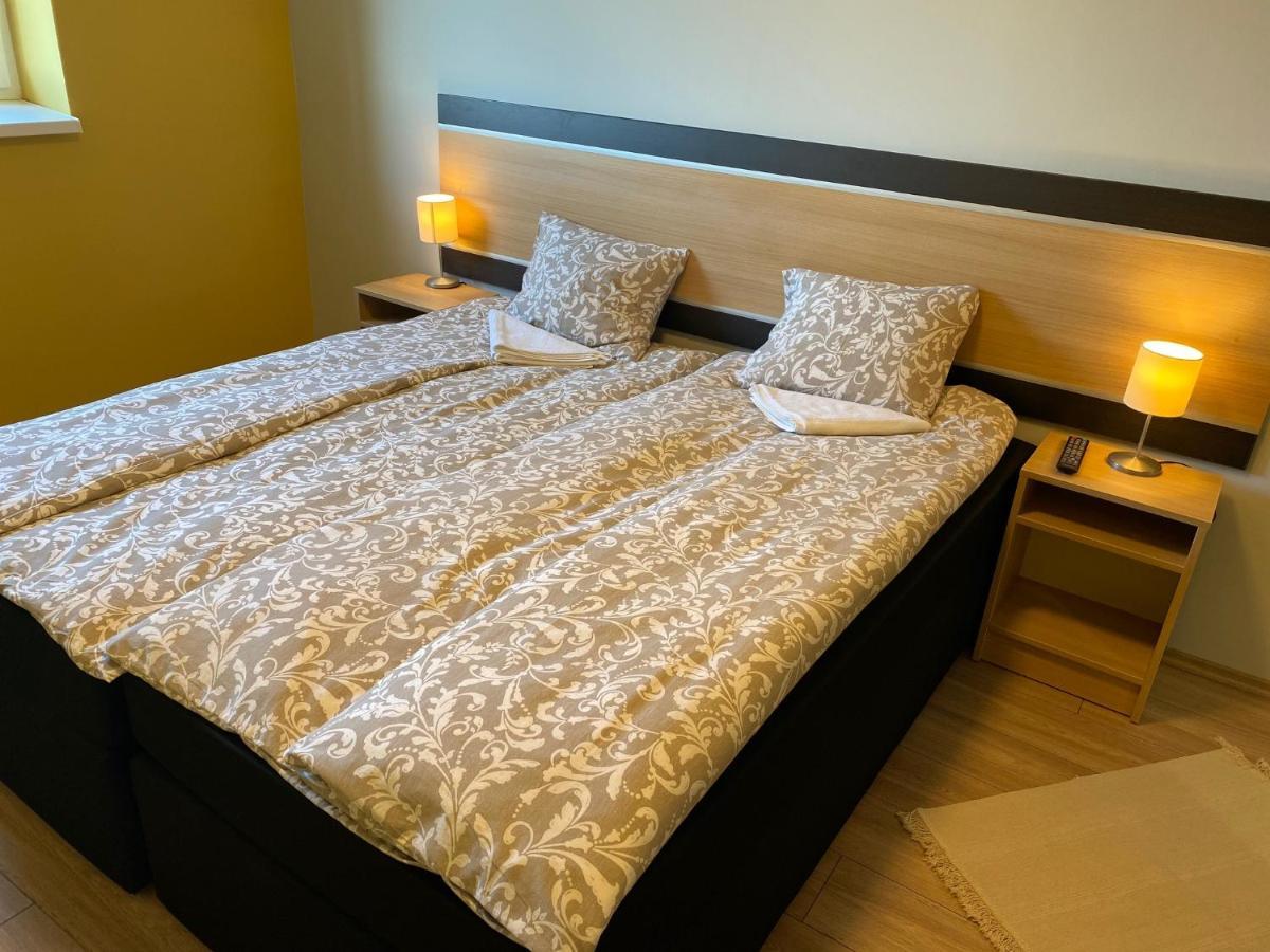 Bed and Breakfast Rómahegy Rendezvényház Kaposvár Exterior foto